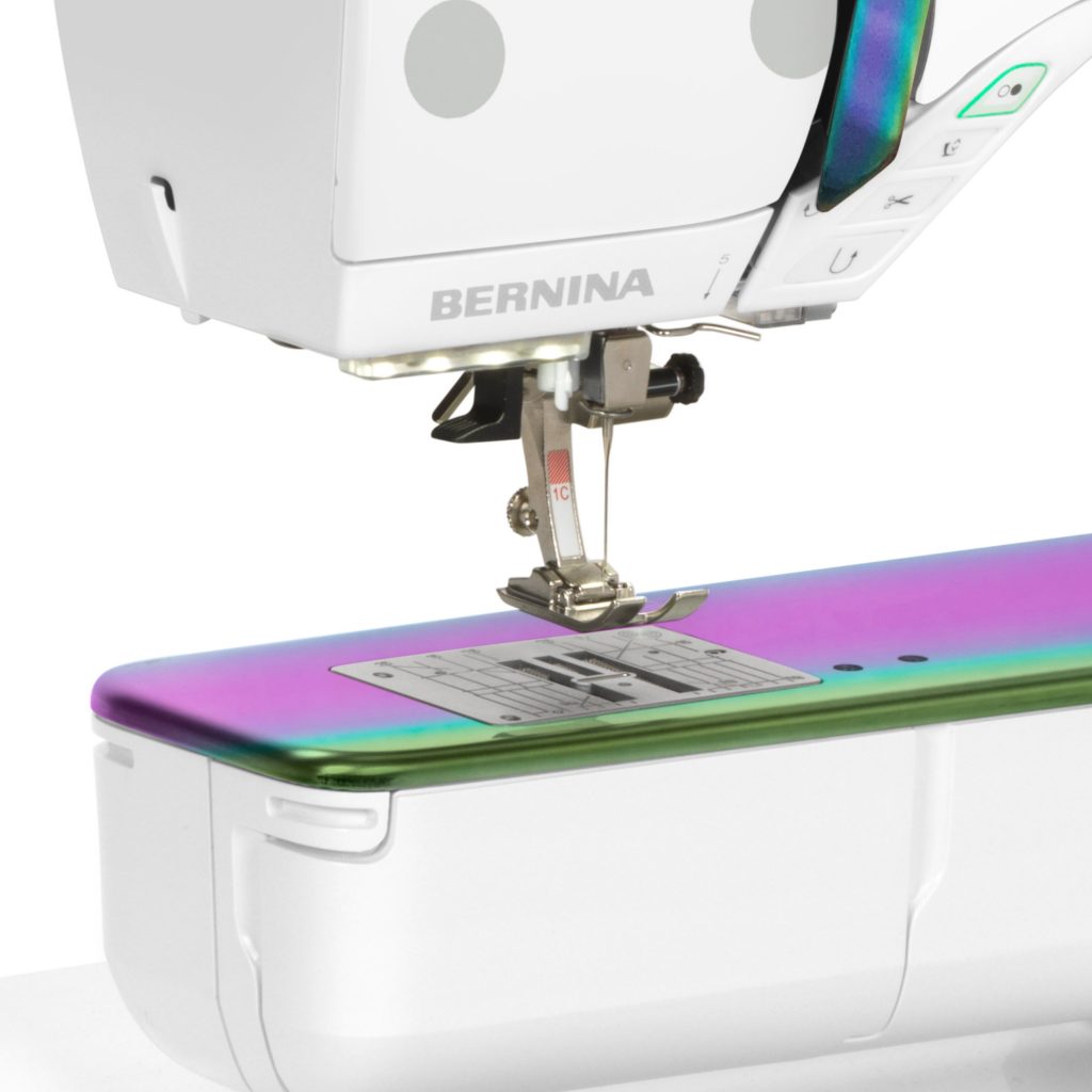 Keyfeature-Thread-Cutter-BERNINA-B570-QE-Tula-Pink-Special-Edition ...